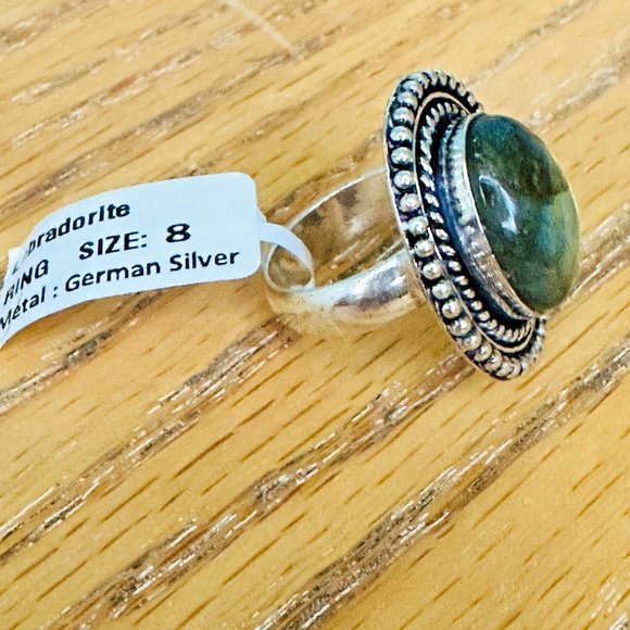 Real Labradorite Natural Gemstone Ring 1 Inch Ornate Setting Ring Size 8 - Picture 5 of 8